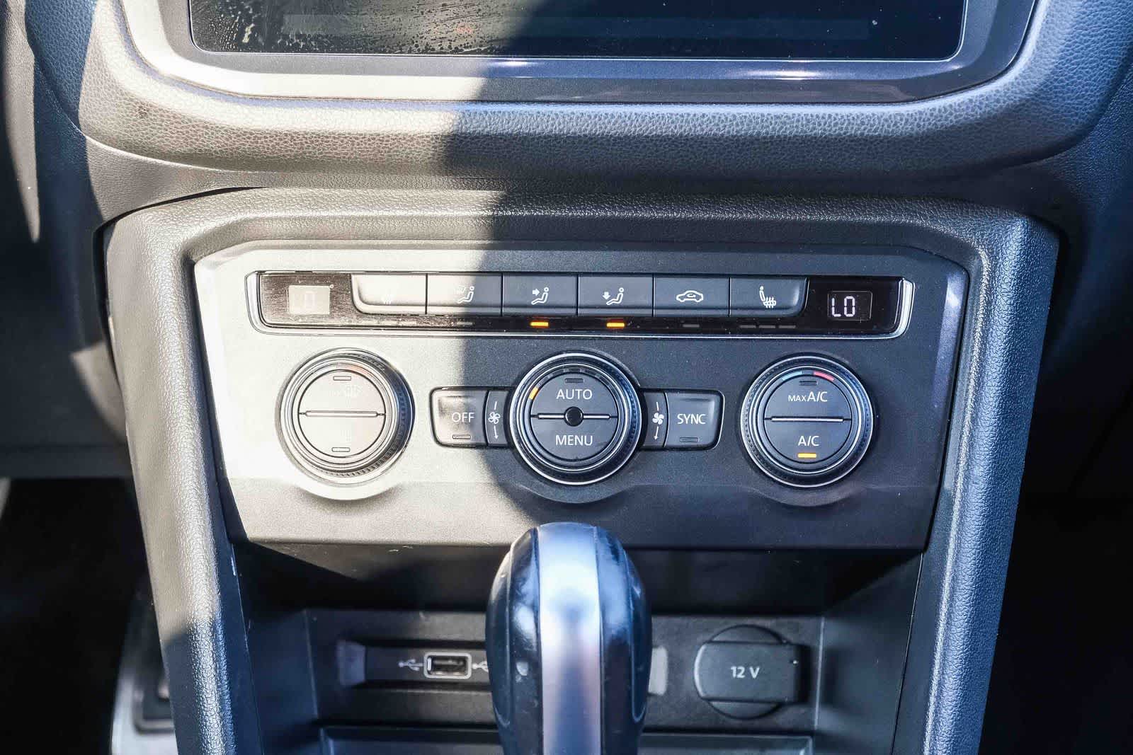 Thumbnail: 2018 Volkswagen Tiguan - 15