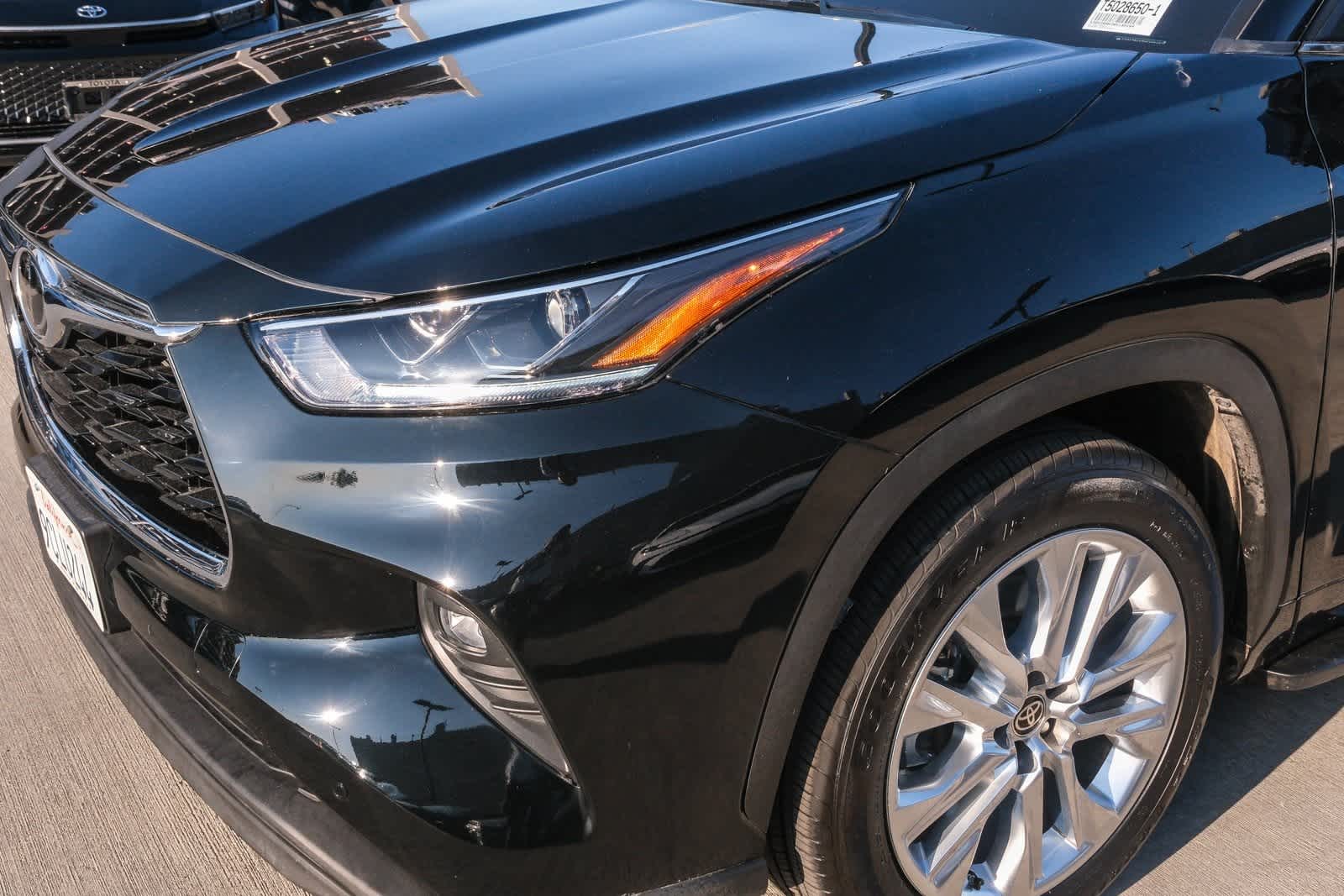 Thumbnail: 2022 Toyota Highlander - 11