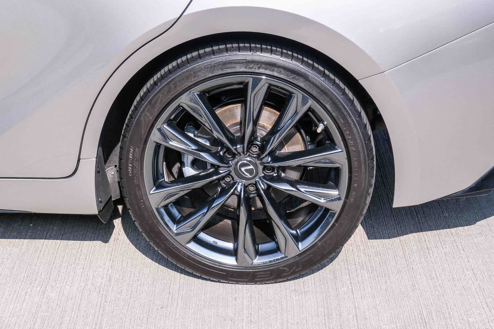 Thumbnail: 2022 Lexus IS - 9