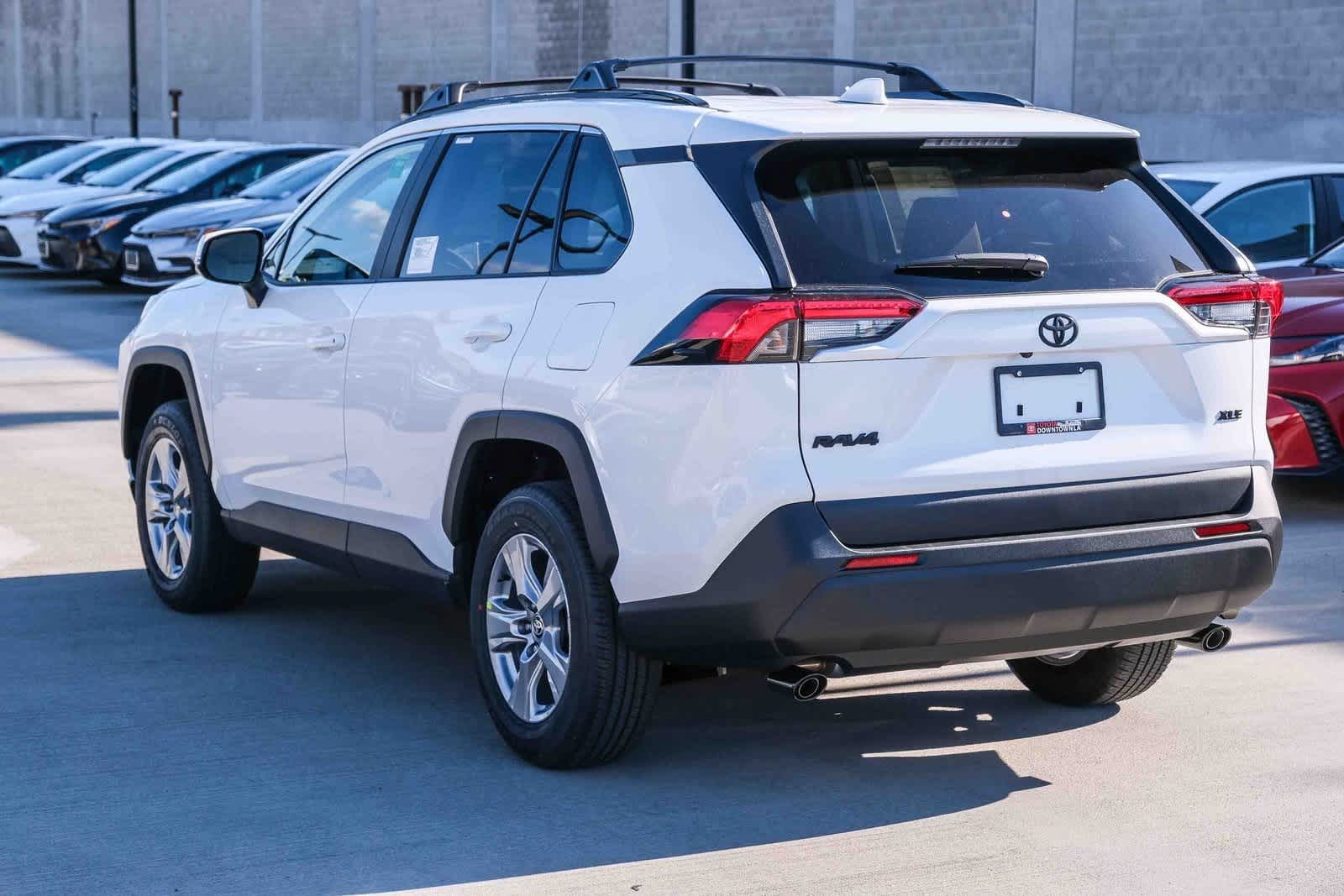 Thumbnail: 2025 Toyota RAV4 - 6