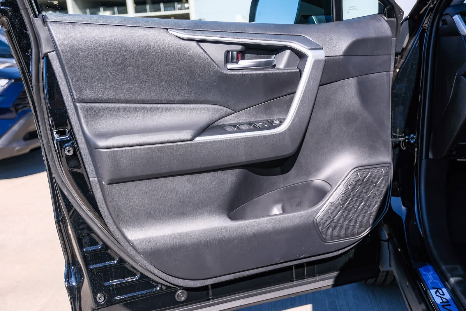 Thumbnail: 2025 Toyota RAV4 - 23