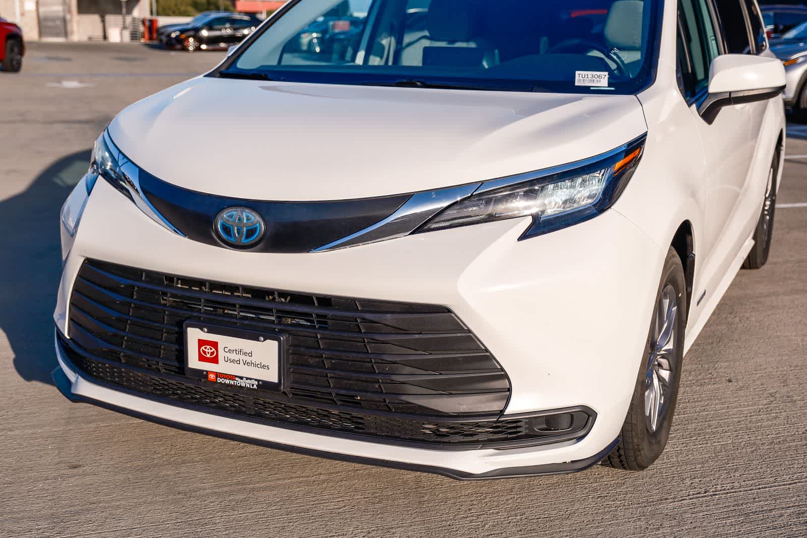 Thumbnail: 2021 Toyota Sienna - 11