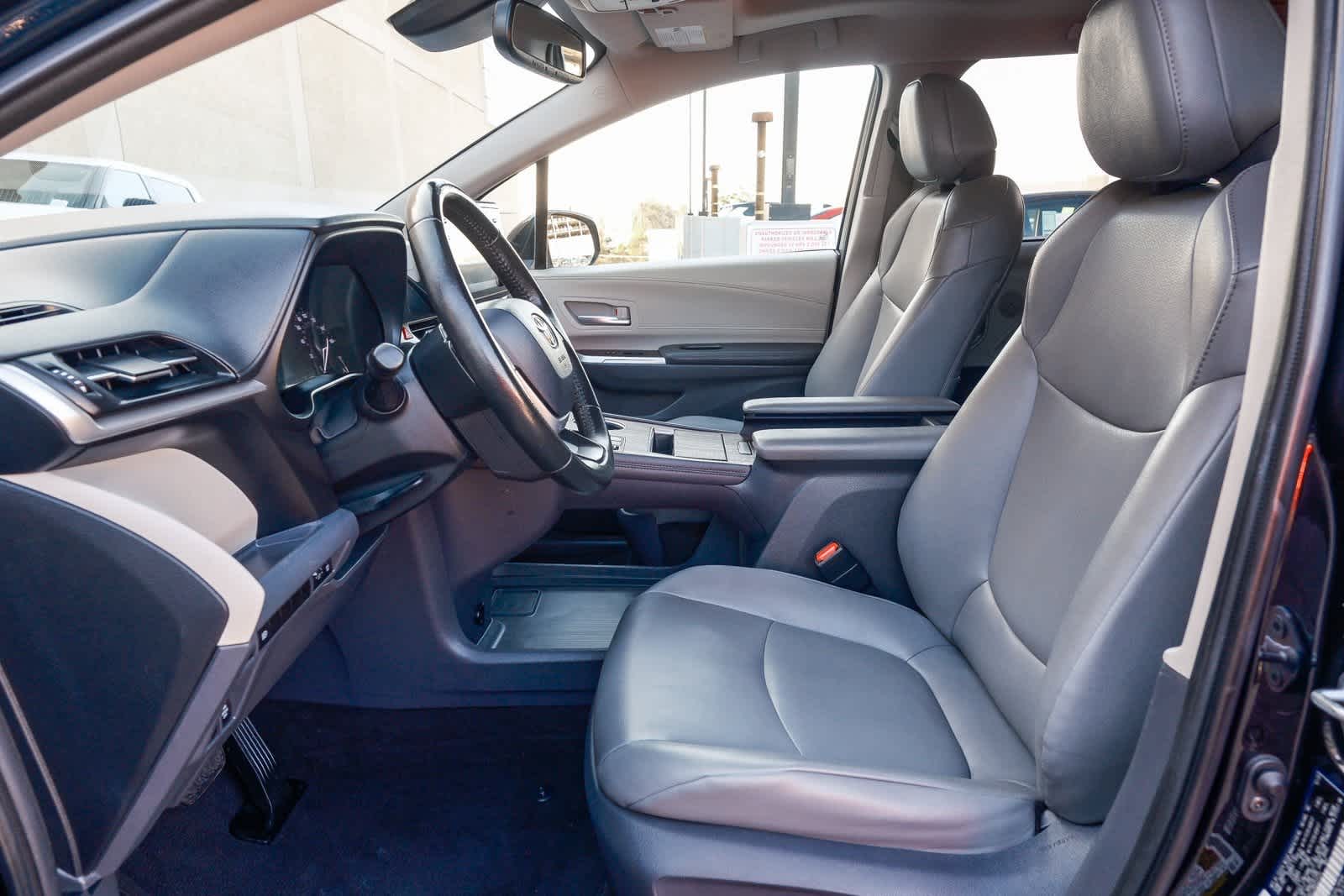 Thumbnail: 2021 Toyota Sienna - 19