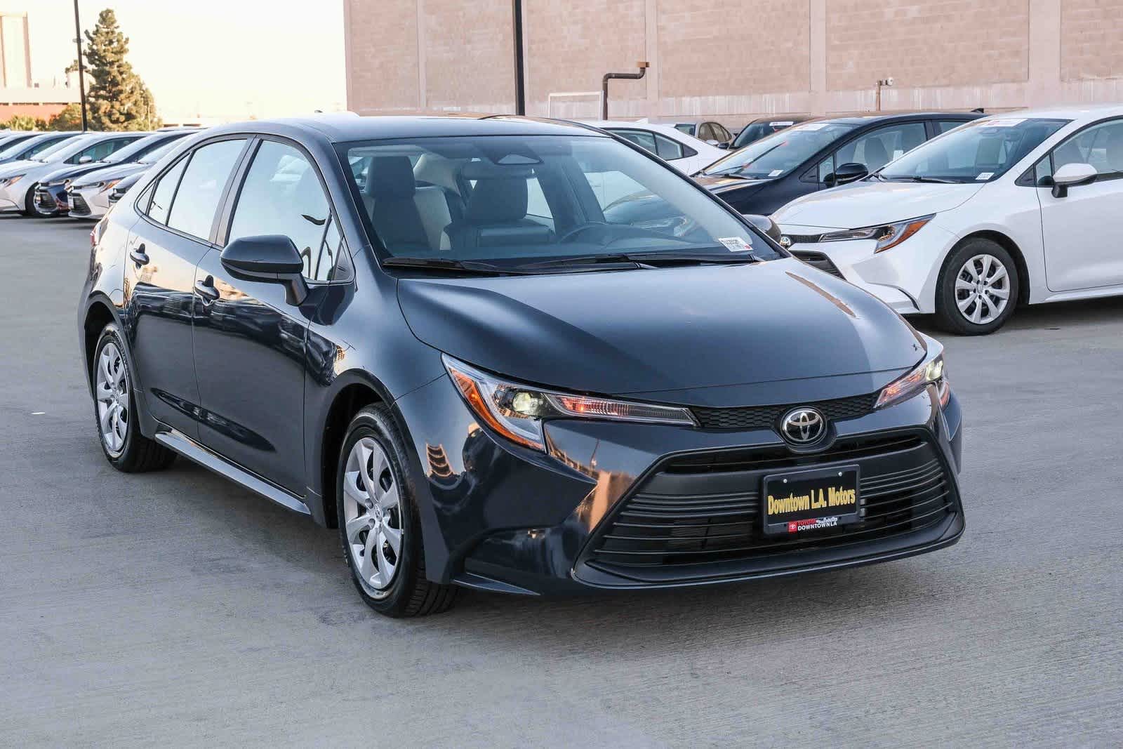 Thumbnail: 2025 Toyota Corolla - 3