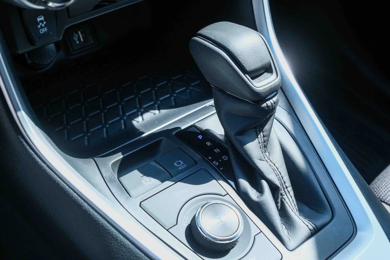 Thumbnail: 2025 Toyota RAV4 - 21