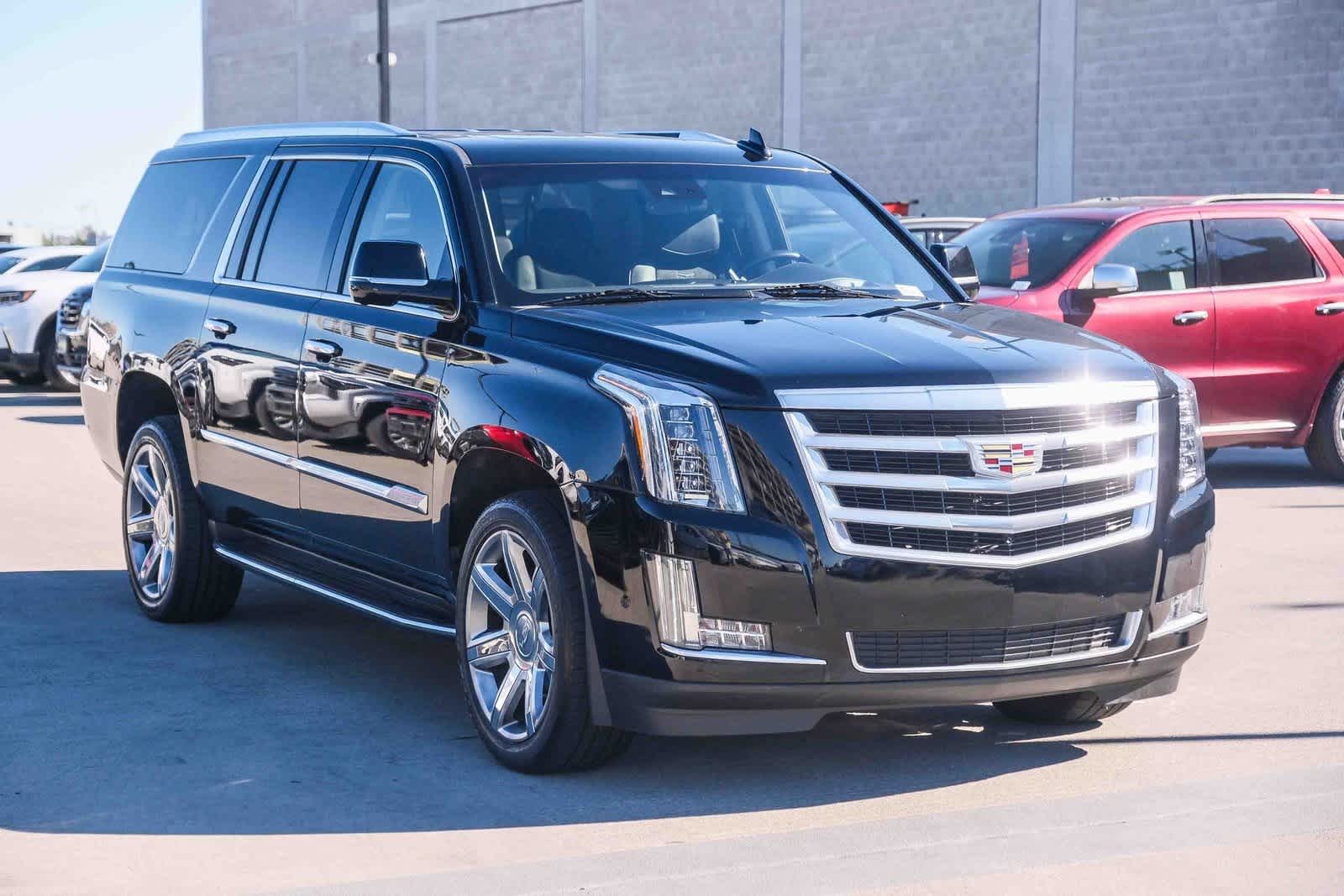 Thumbnail: 2019 Cadillac Escalade - 3
