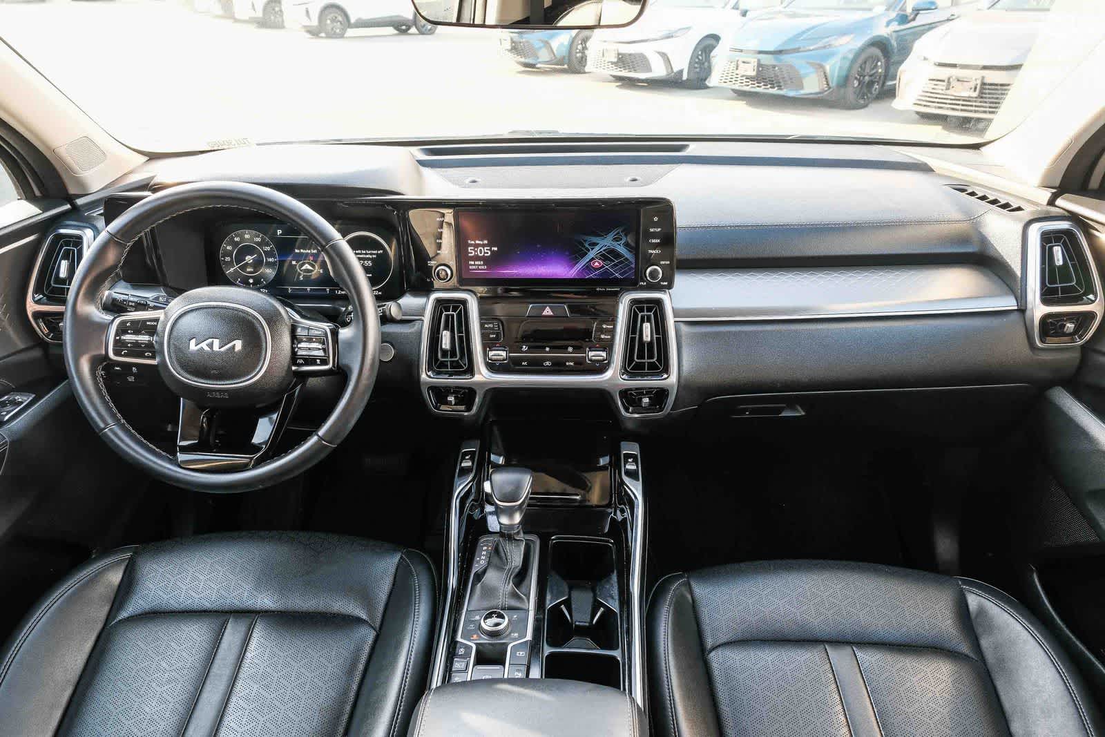 Thumbnail: 2023 Kia Sorento - 13