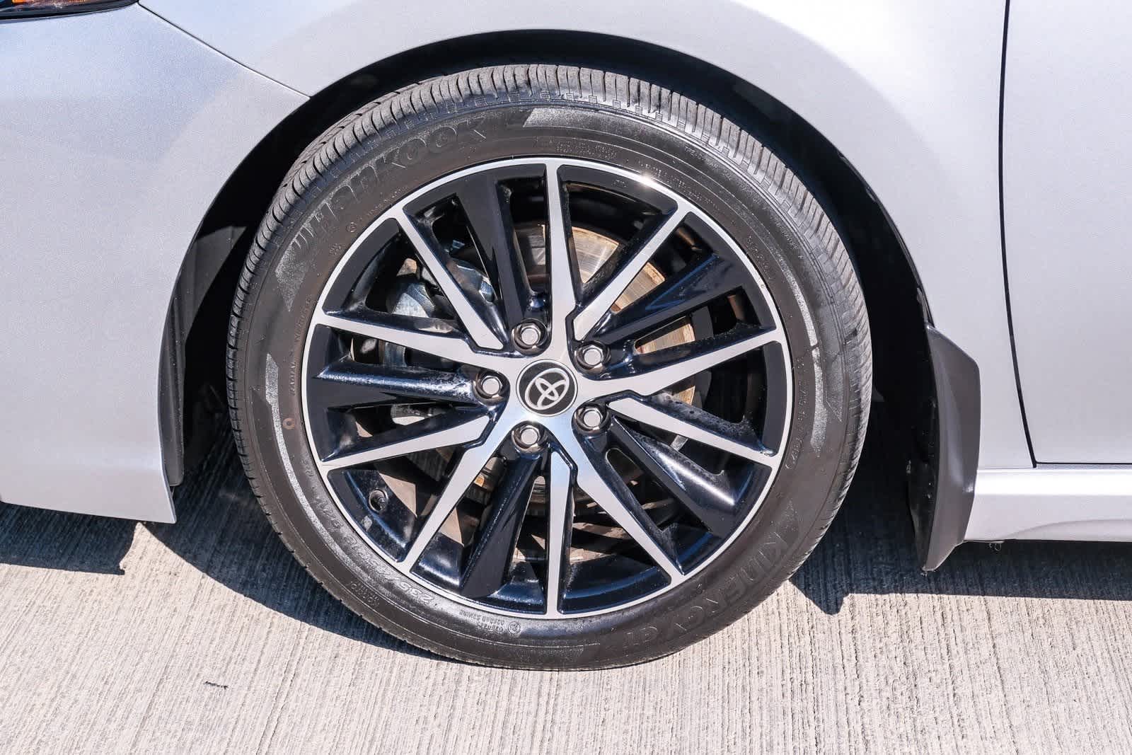 Thumbnail: 2023 Toyota Camry - 10