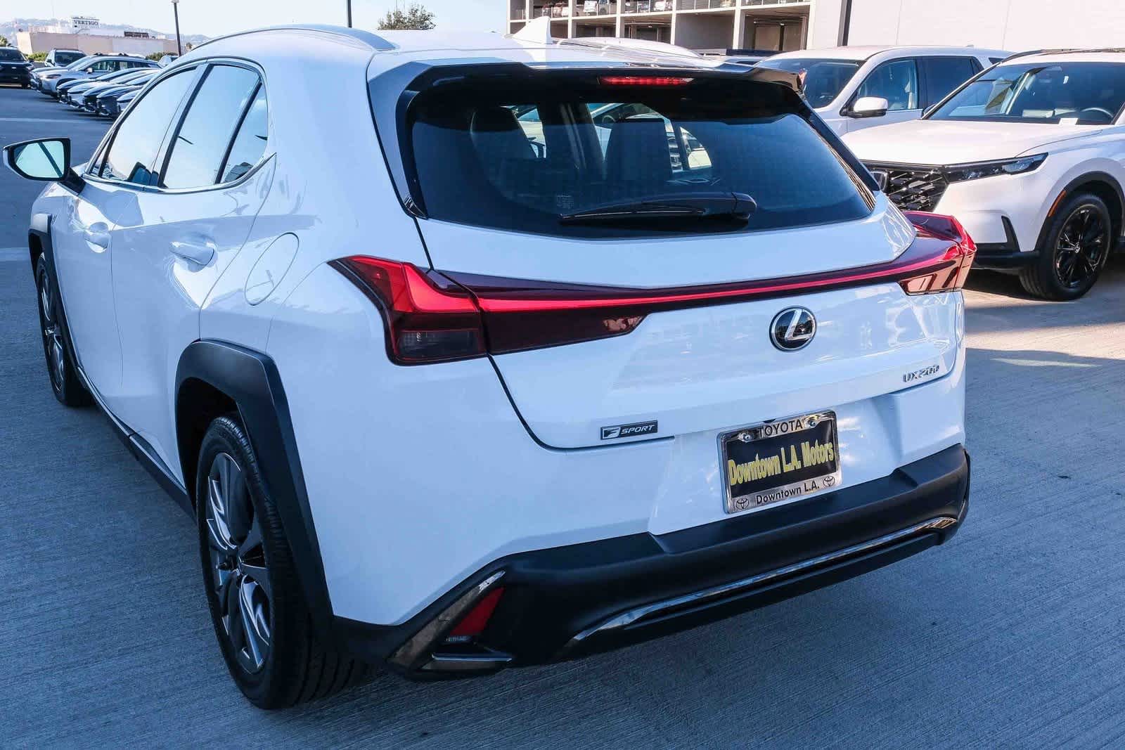 Thumbnail: 2019 Lexus UX - 8