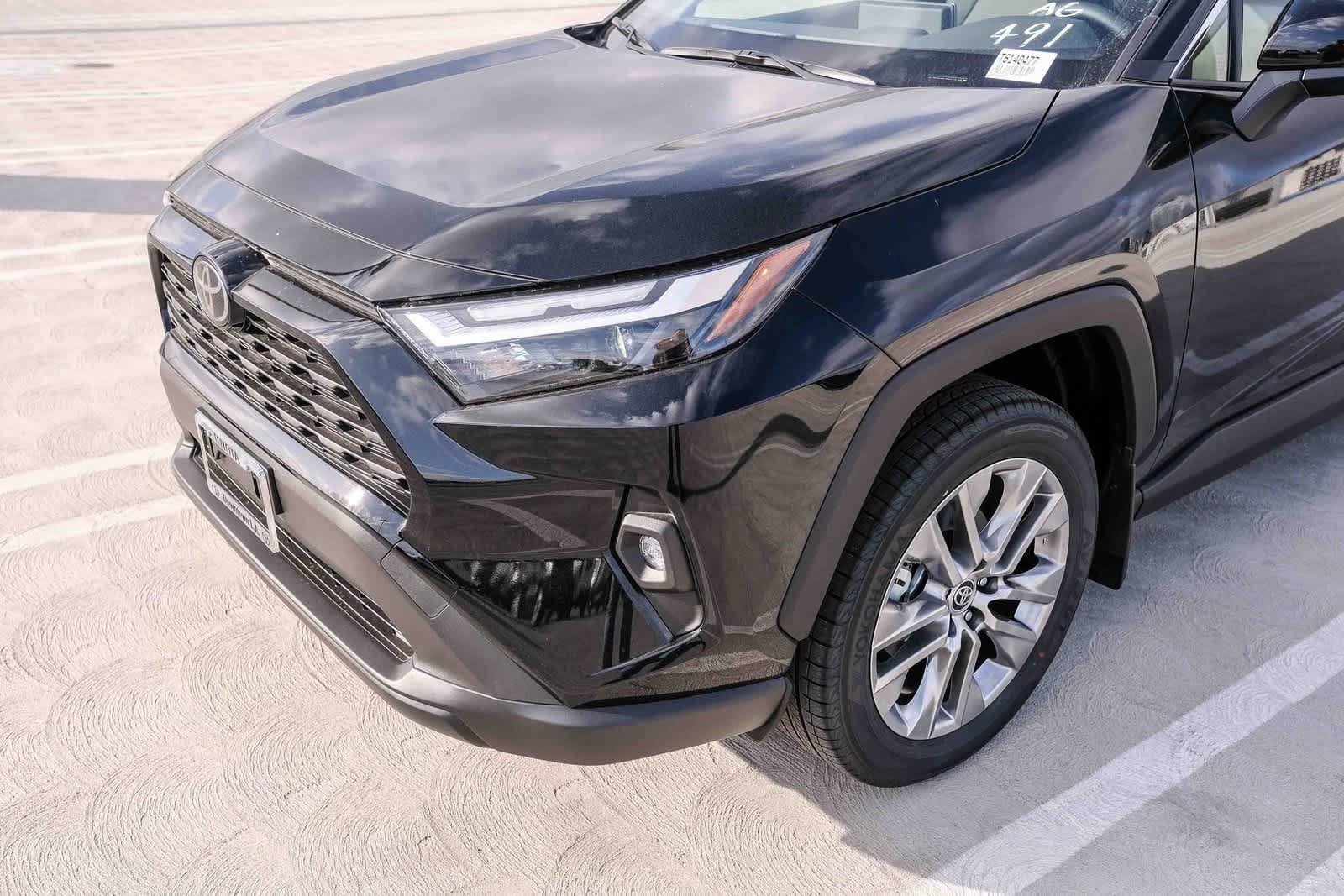 Thumbnail: 2025 Toyota RAV4 - 12