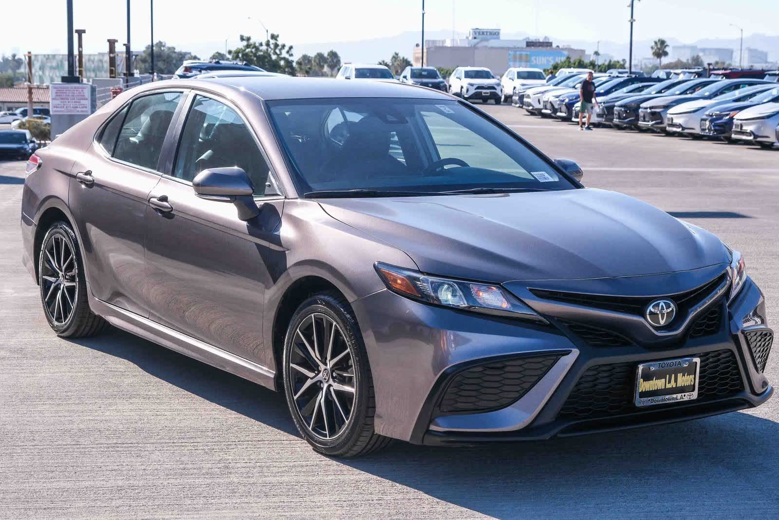 Thumbnail: 2022 Toyota Camry - 3