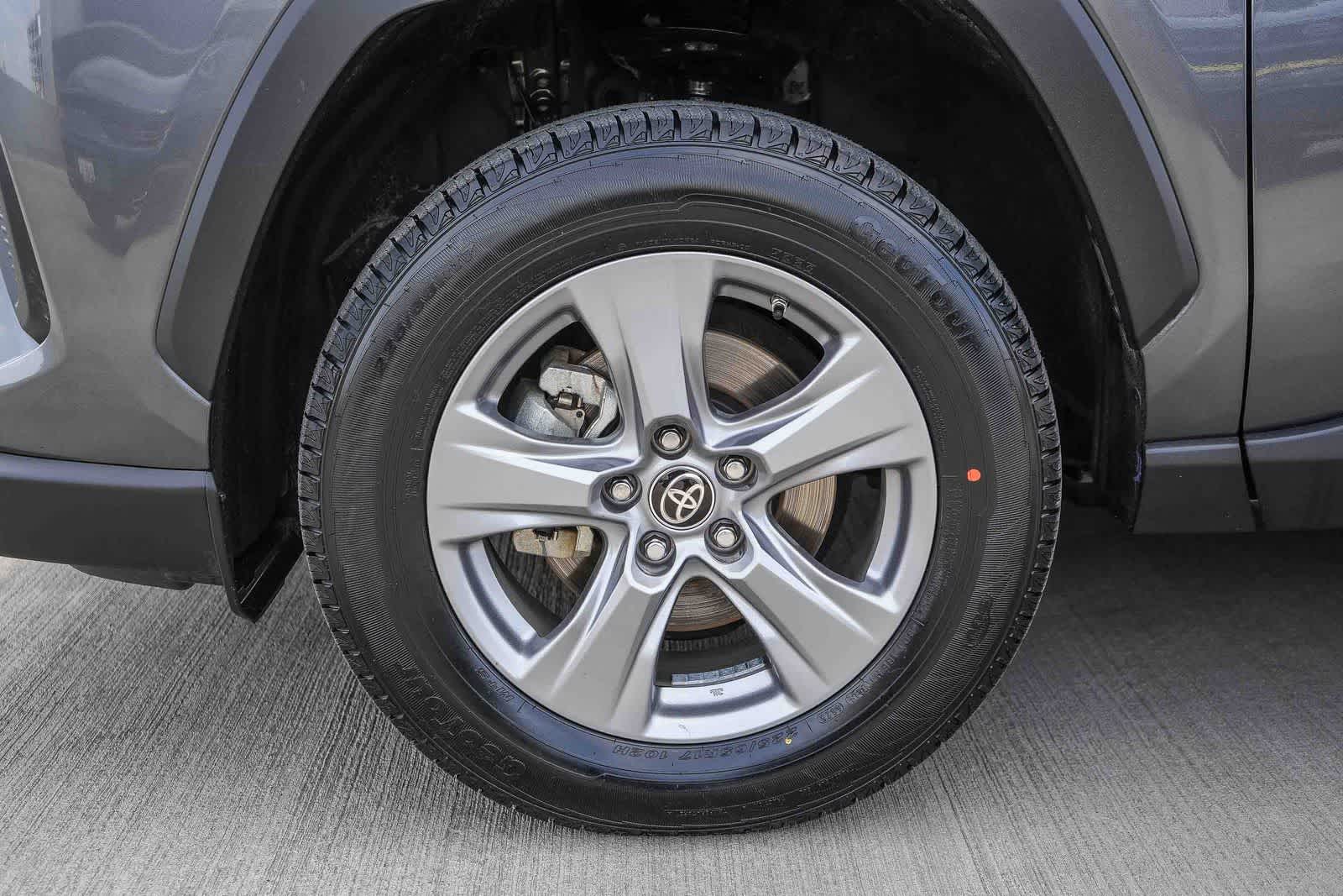 Thumbnail: 2022 Toyota RAV4 - 11