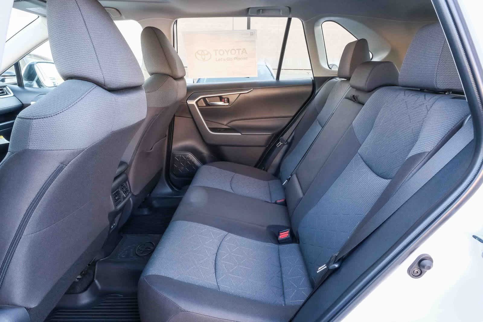 Thumbnail: 2025 Toyota RAV4 - 19