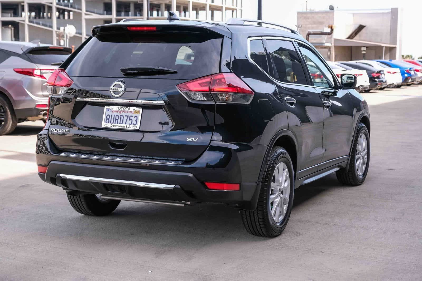 Thumbnail: 2018 Nissan Rogue - 4