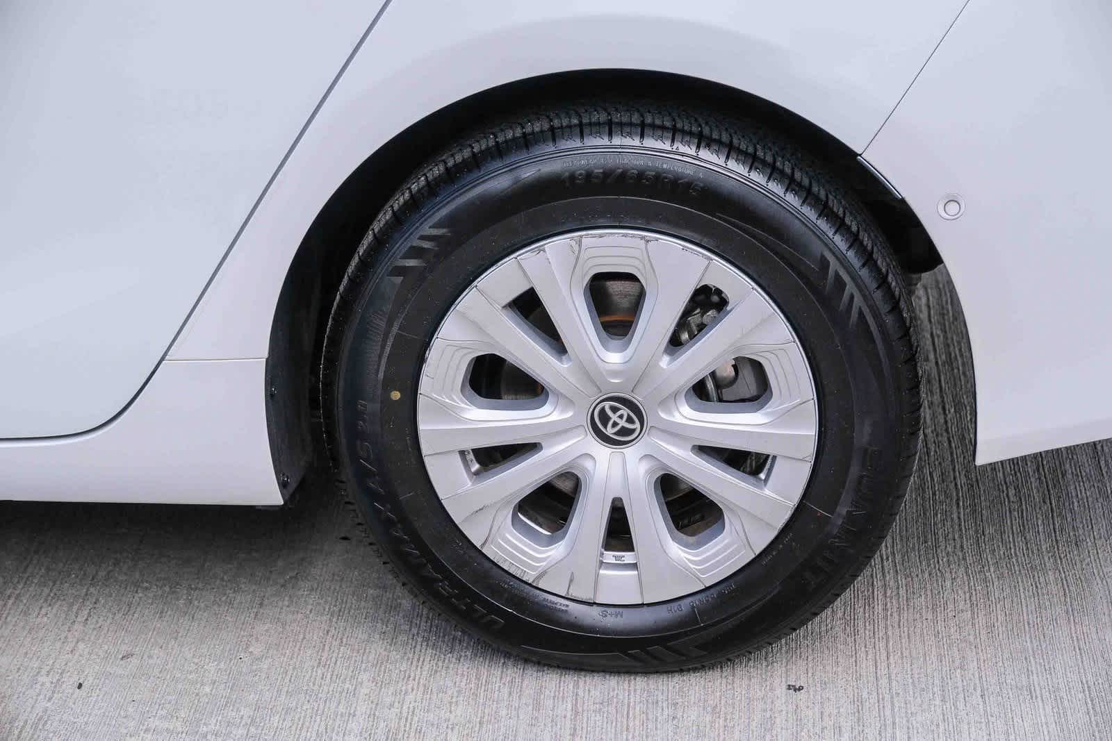 Thumbnail: 2021 Toyota Prius - 9