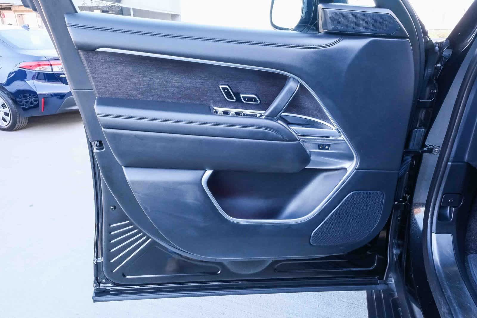 Thumbnail: 2024 Land Rover Range Rover - 21