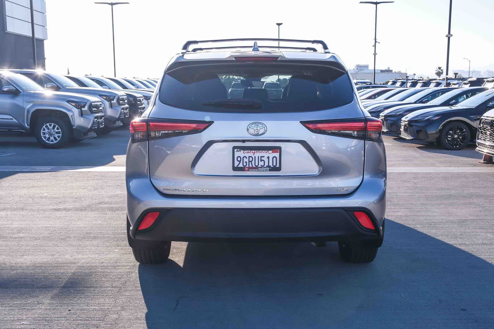 Thumbnail: 2023 Toyota Highlander - 5
