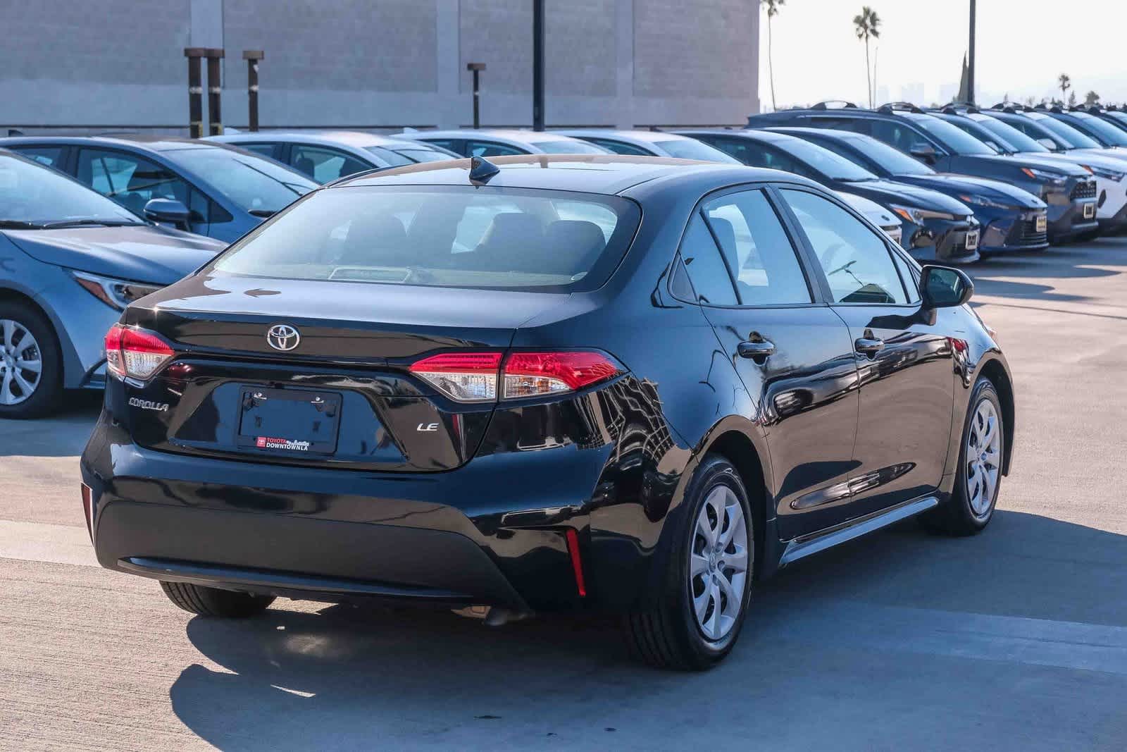 Thumbnail: 2022 Toyota Corolla - 4