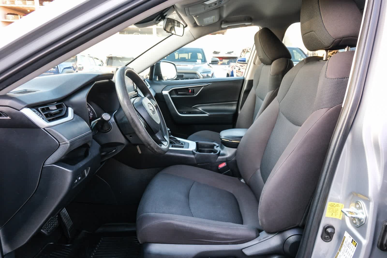 Thumbnail: 2020 Toyota RAV4 - 20