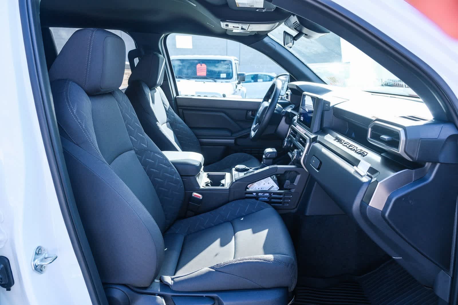 Thumbnail: 2025 Toyota Tacoma - 18