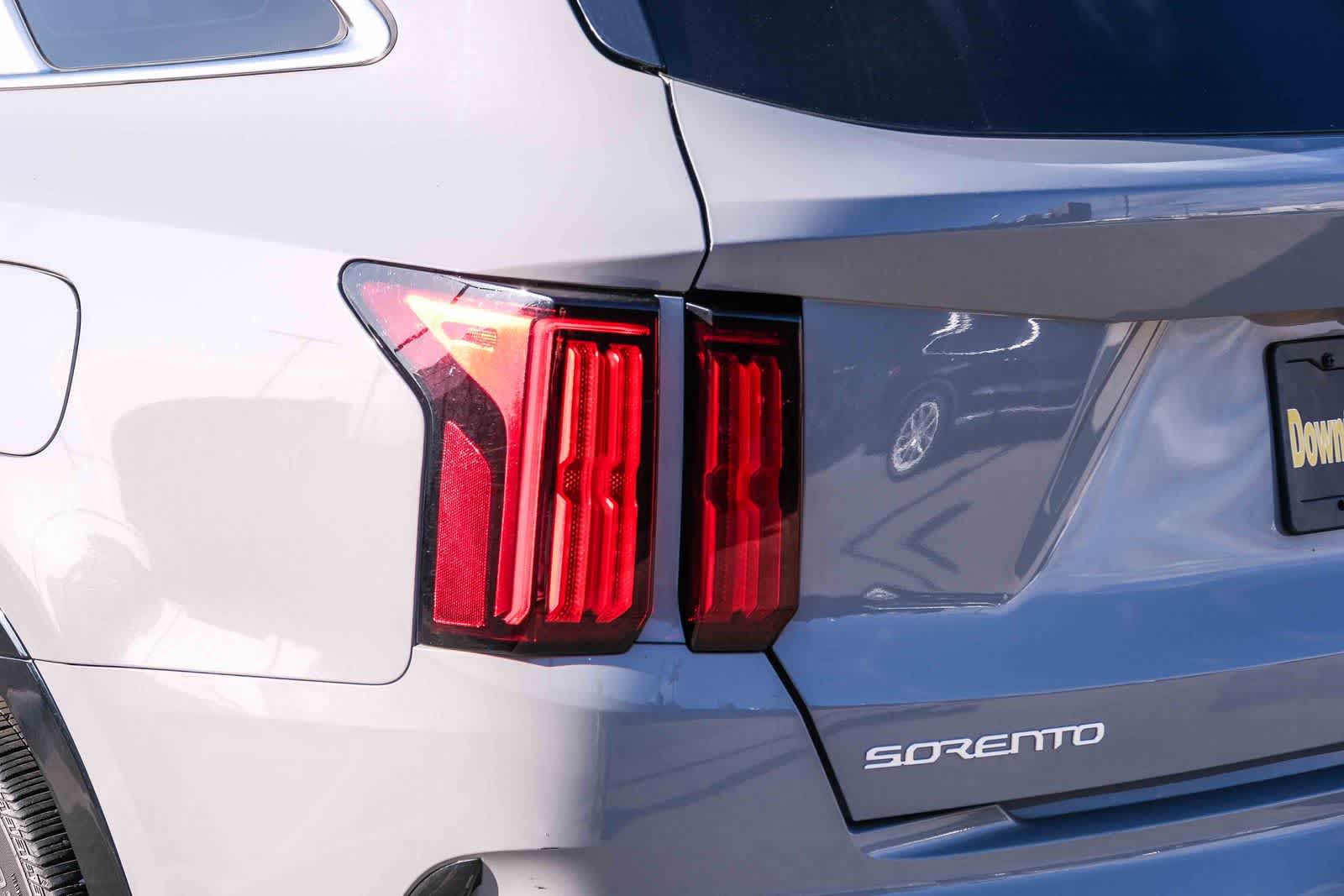 Thumbnail: 2023 Kia Sorento - 7