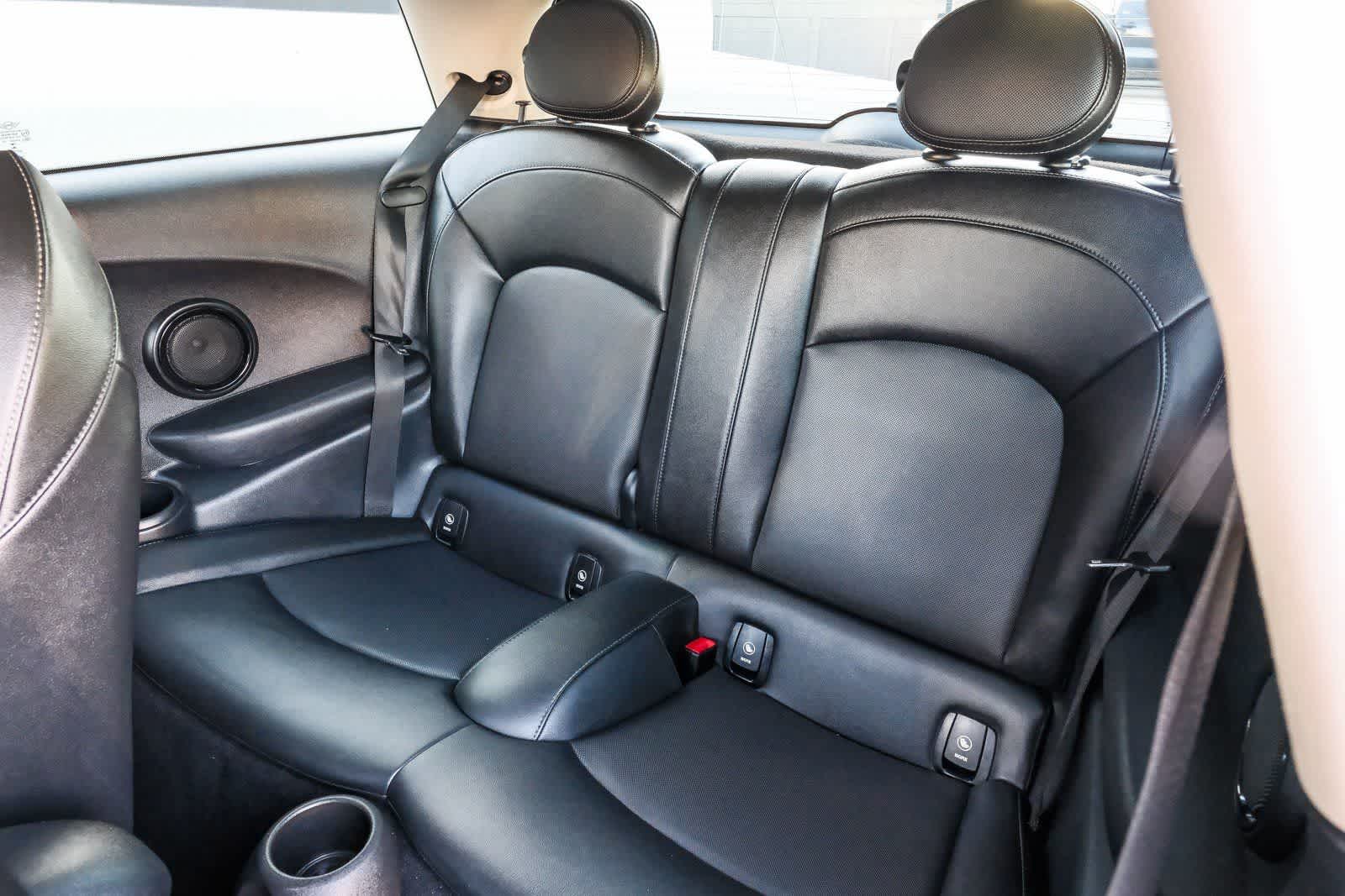 Thumbnail: 2019 MINI Cooper Hardtop - 18