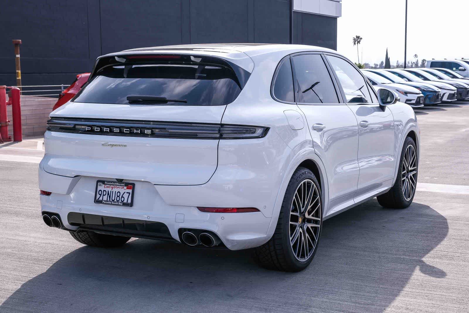 Thumbnail: 2024 Porsche Cayenne - 4
