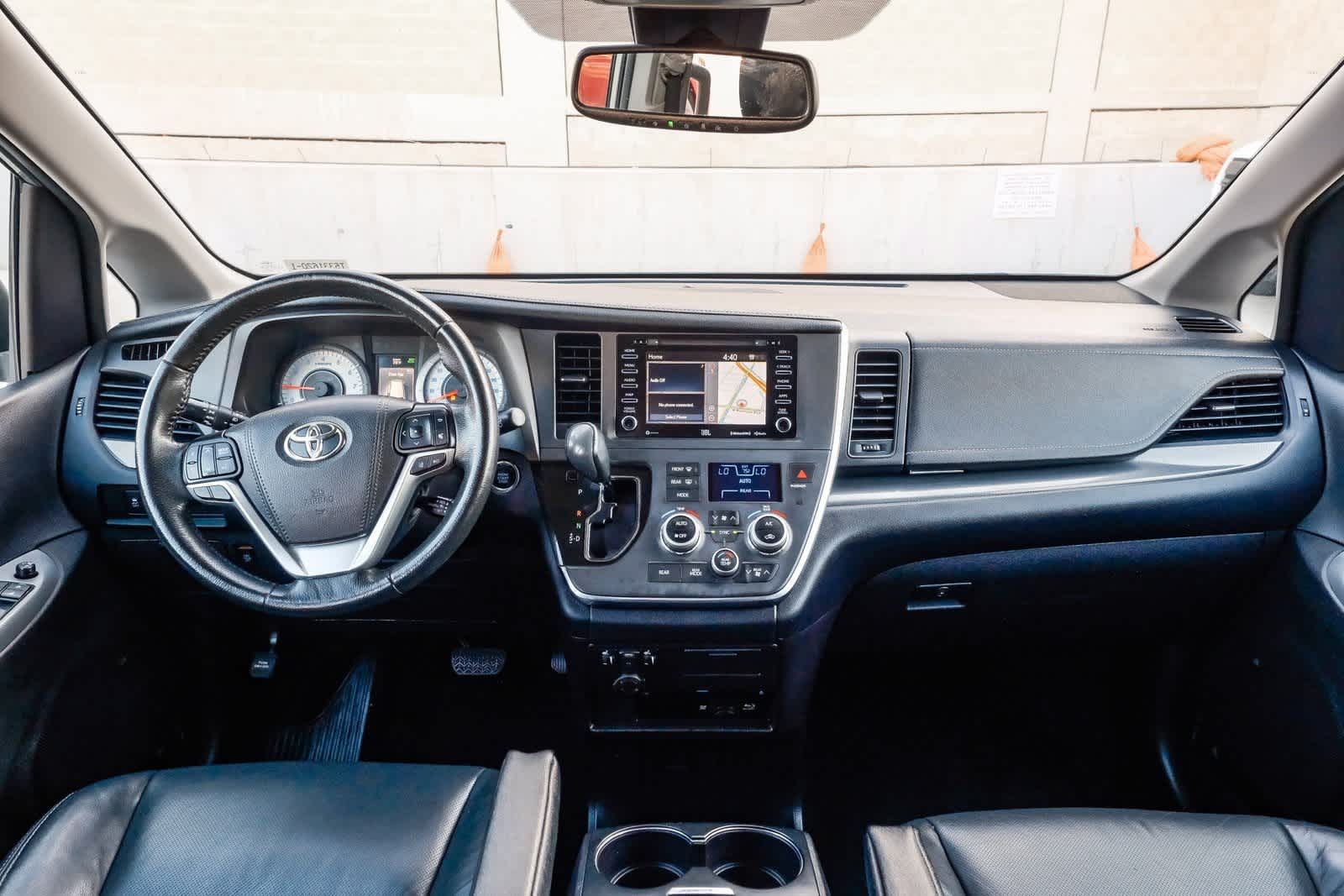Thumbnail: 2019 Toyota Sienna - 13