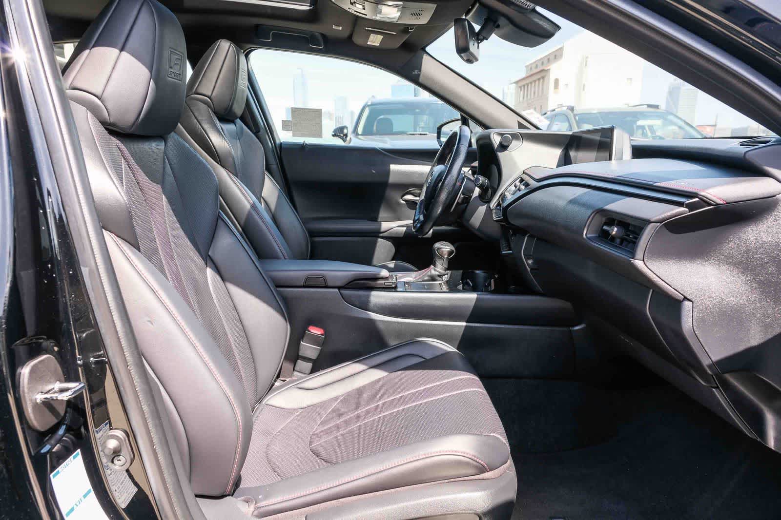 Thumbnail: 2020 Lexus UX - 16