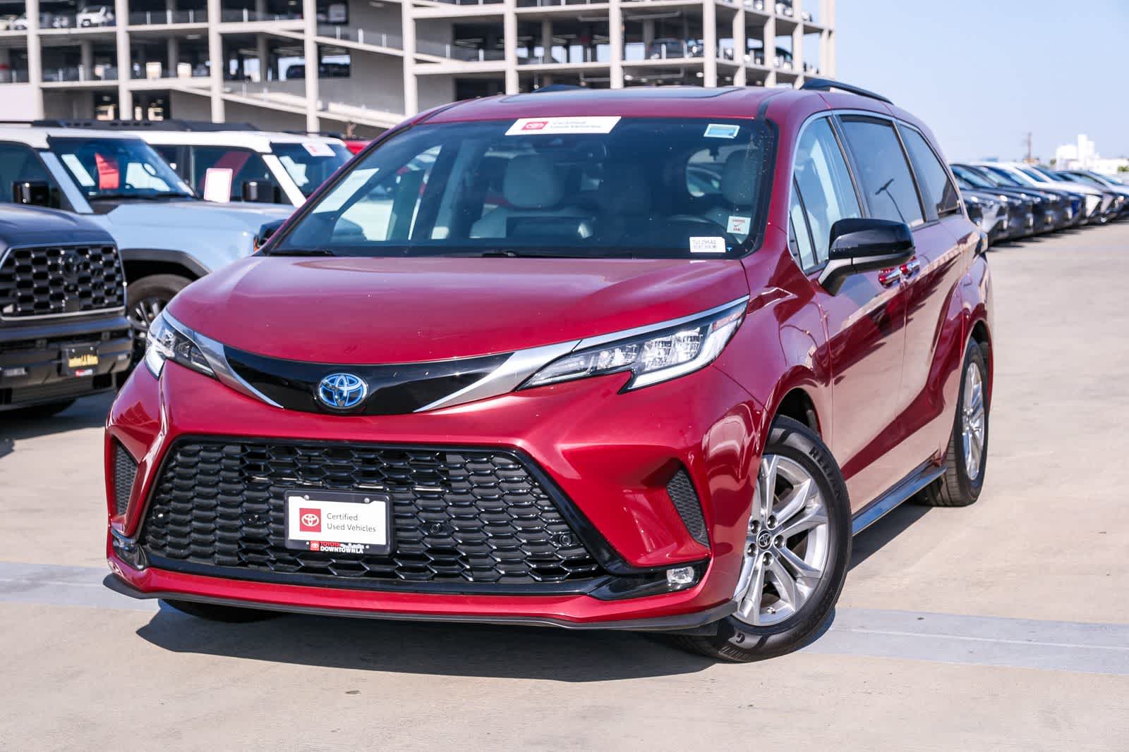 Thumbnail: 2021 Toyota Sienna - 1
