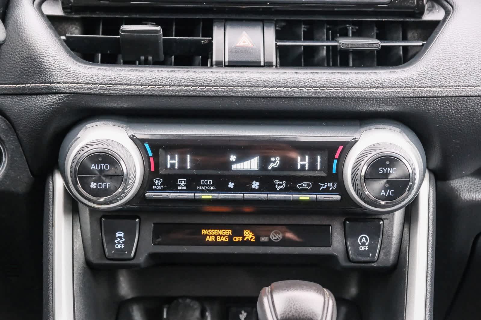 Thumbnail: 2022 Toyota RAV4 - 15