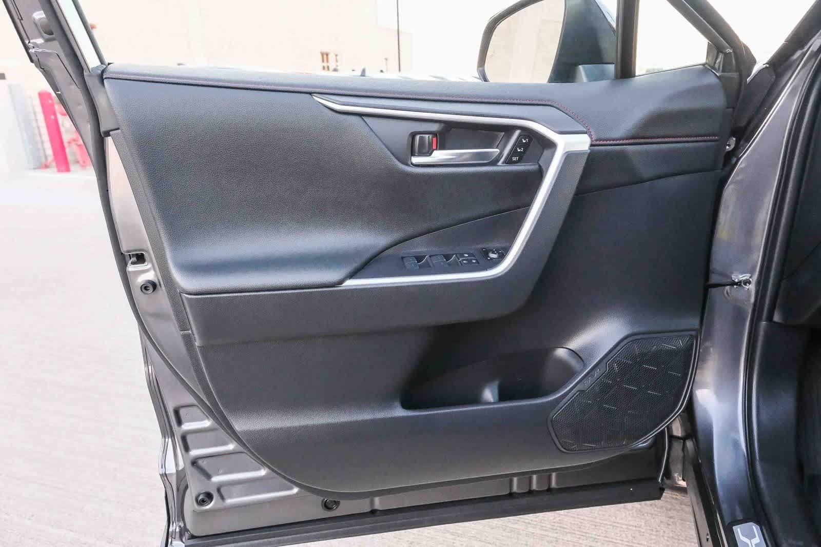 Thumbnail: 2025 Toyota RAV4 - 23