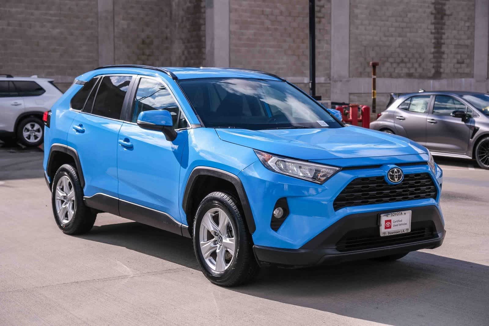 Thumbnail: 2021 Toyota RAV4 - 3