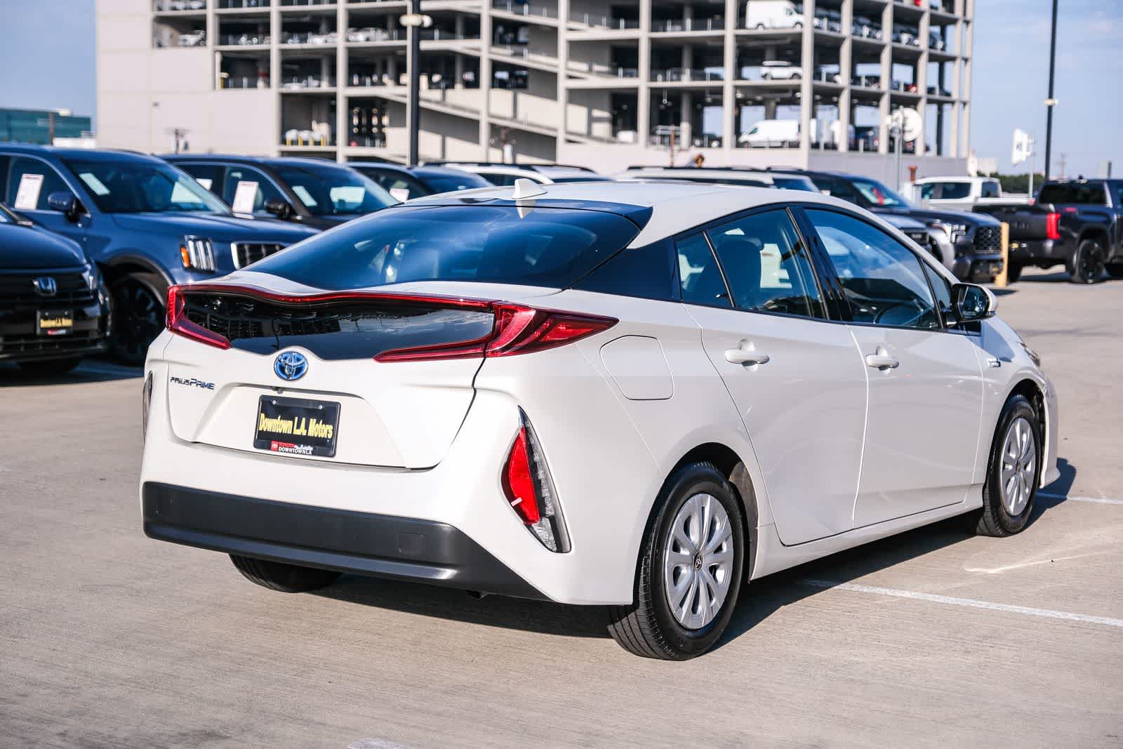 Thumbnail: 2017 Toyota Prius Prime - 4
