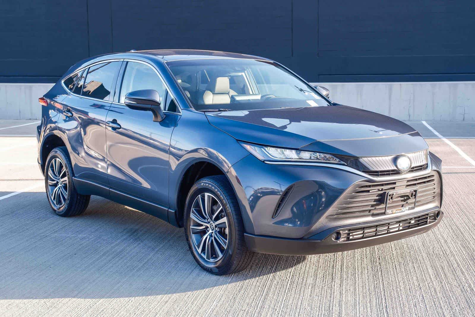 Thumbnail: 2022 Toyota Venza - 3