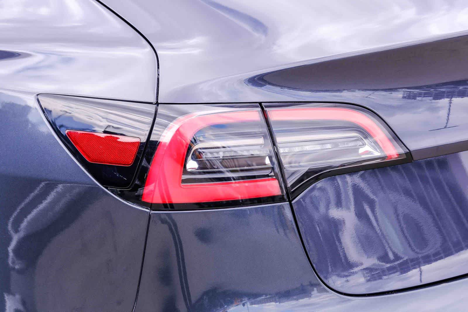 Thumbnail: 2021 Tesla Model 3 - 7