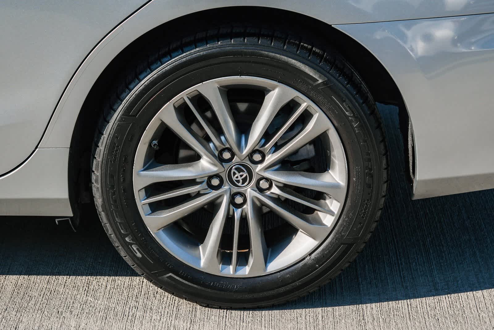 Thumbnail: 2016 Toyota Camry - 8