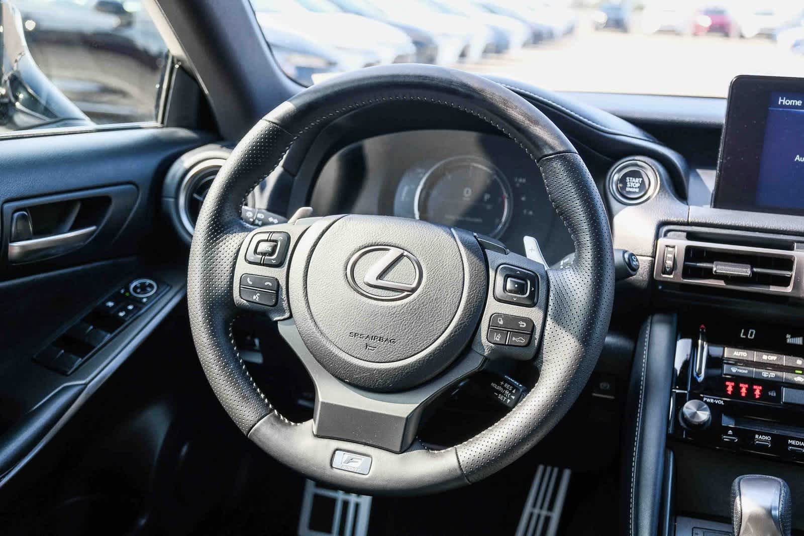 Thumbnail: 2022 Lexus IS - 17