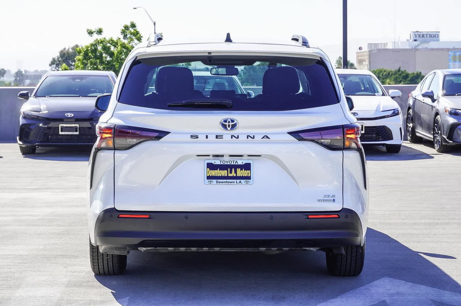 2023 Toyota Sienna XLE 5