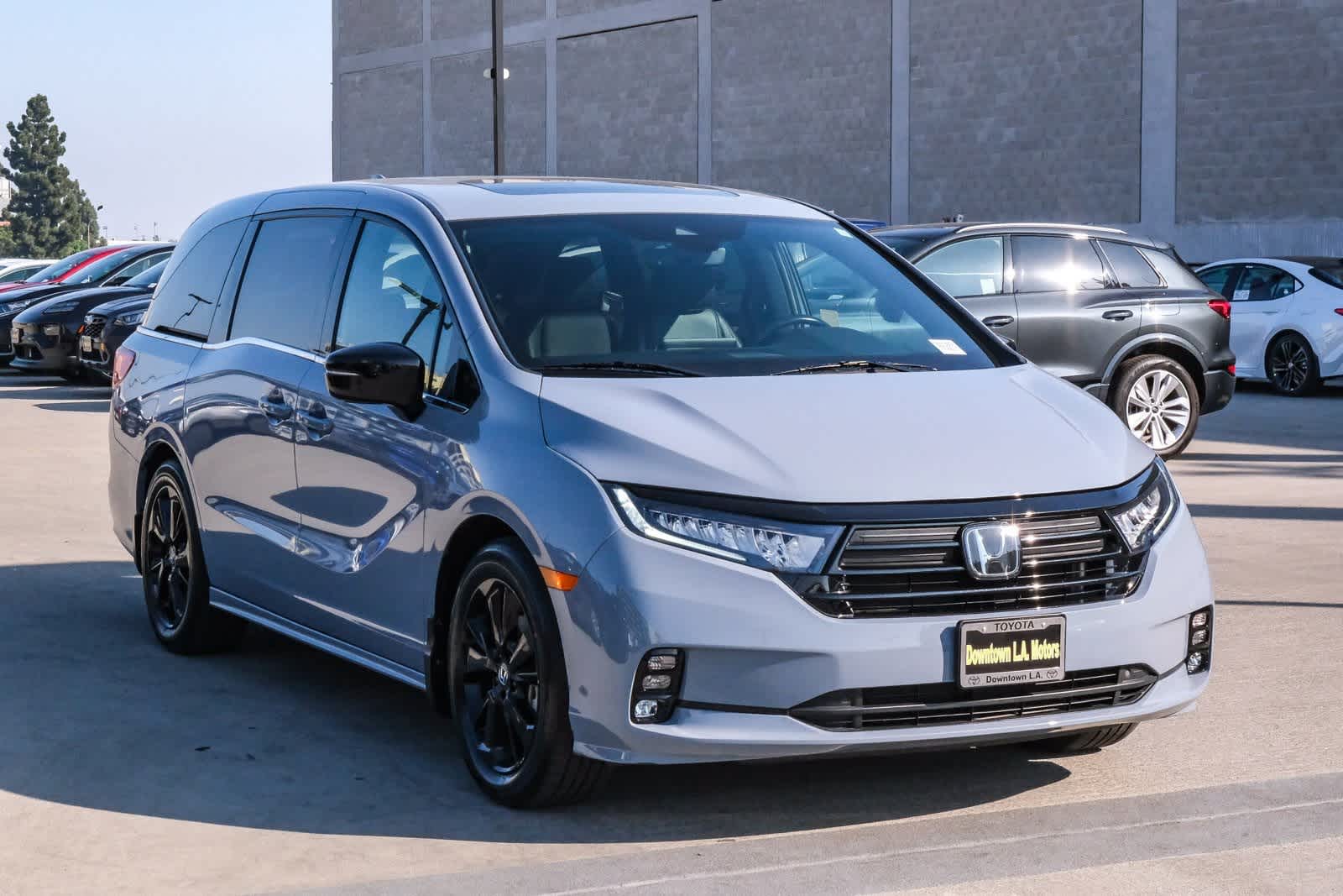 Thumbnail: 2023 Honda Odyssey - 3