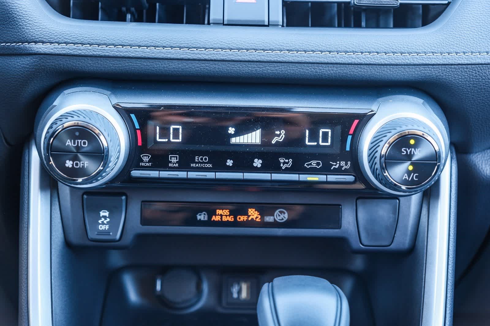 Thumbnail: 2025 Toyota RAV4 - 15