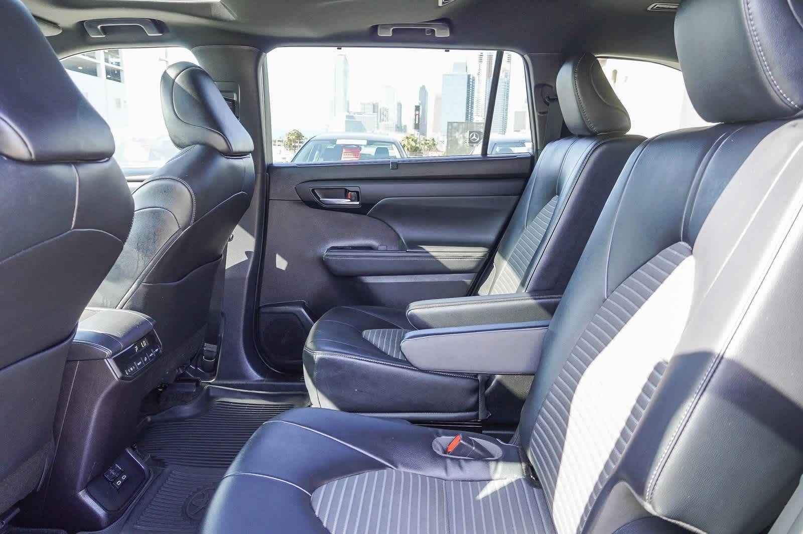 2023 Toyota Highlander XSE 17