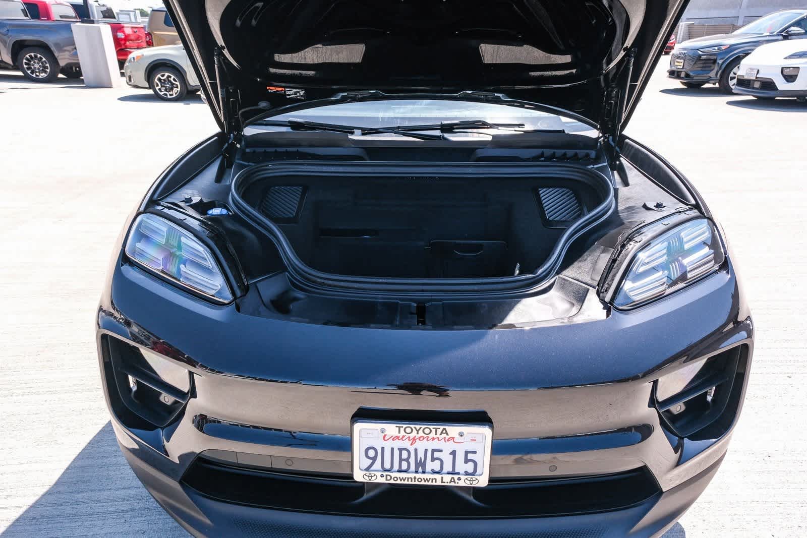 Thumbnail: 2024 Porsche Macan - 26