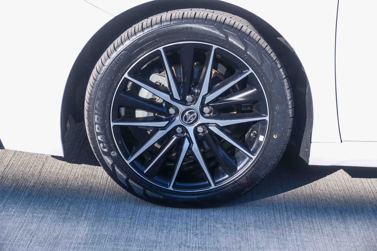 Thumbnail: 2024 Toyota Camry - 10