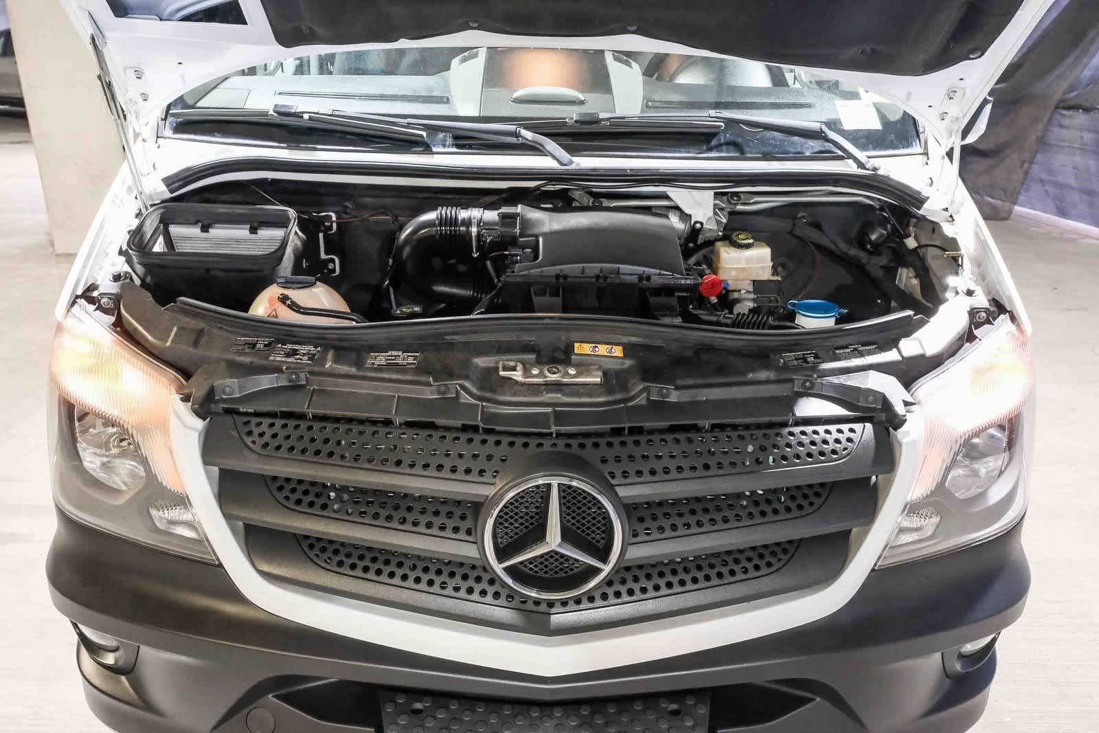 Thumbnail: 2016 Mercedes-Benz Sprinter - 28