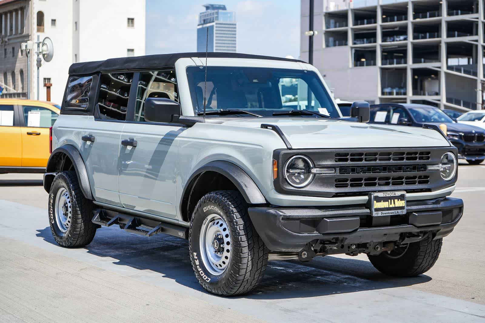 Thumbnail: 2022 Ford Bronco - 3