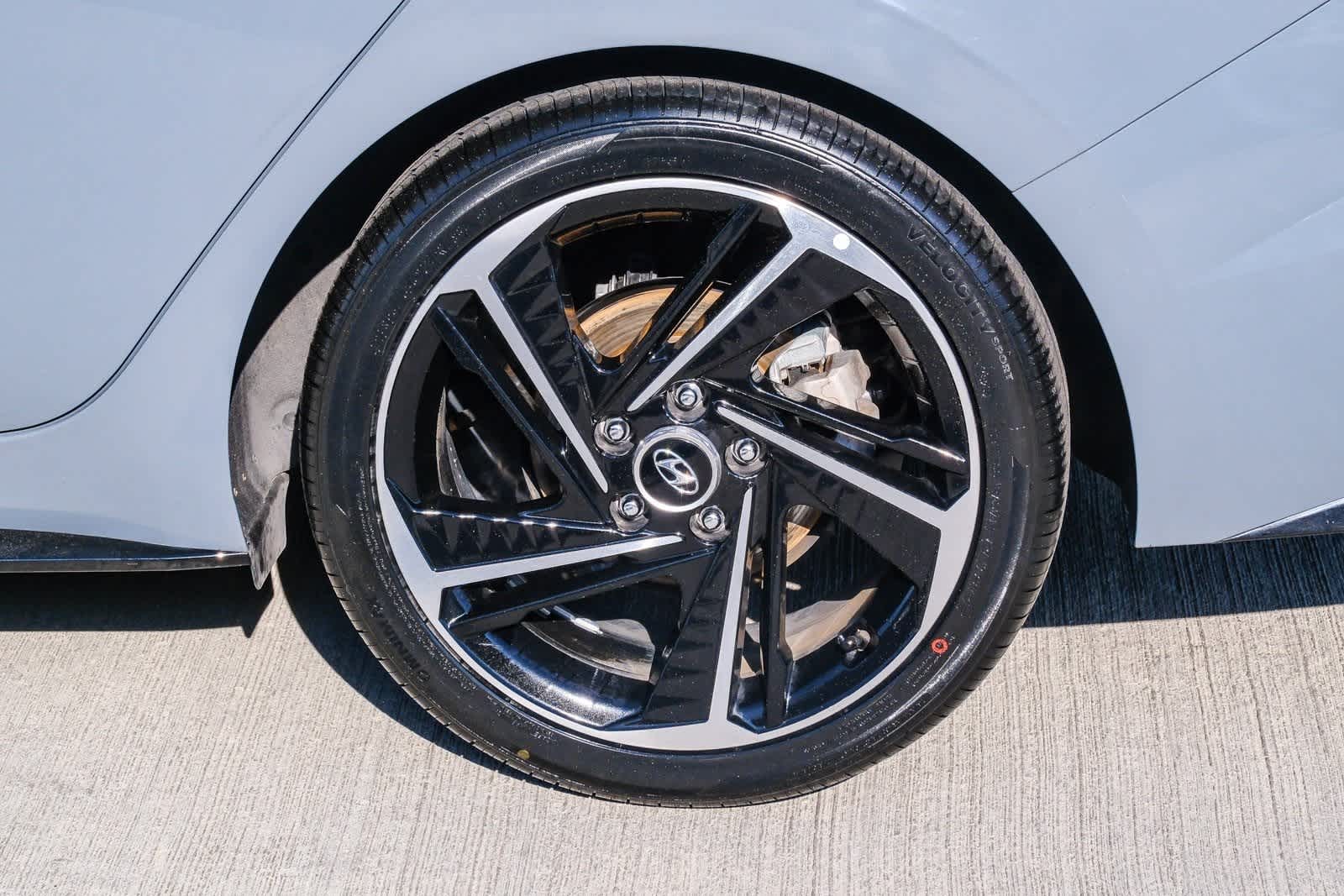 Thumbnail: 2022 Hyundai Elantra - 9