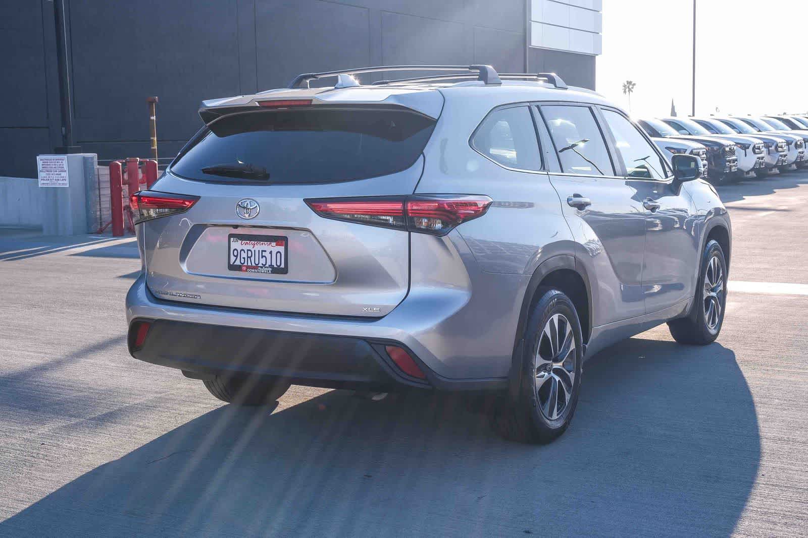 Thumbnail: 2023 Toyota Highlander - 4