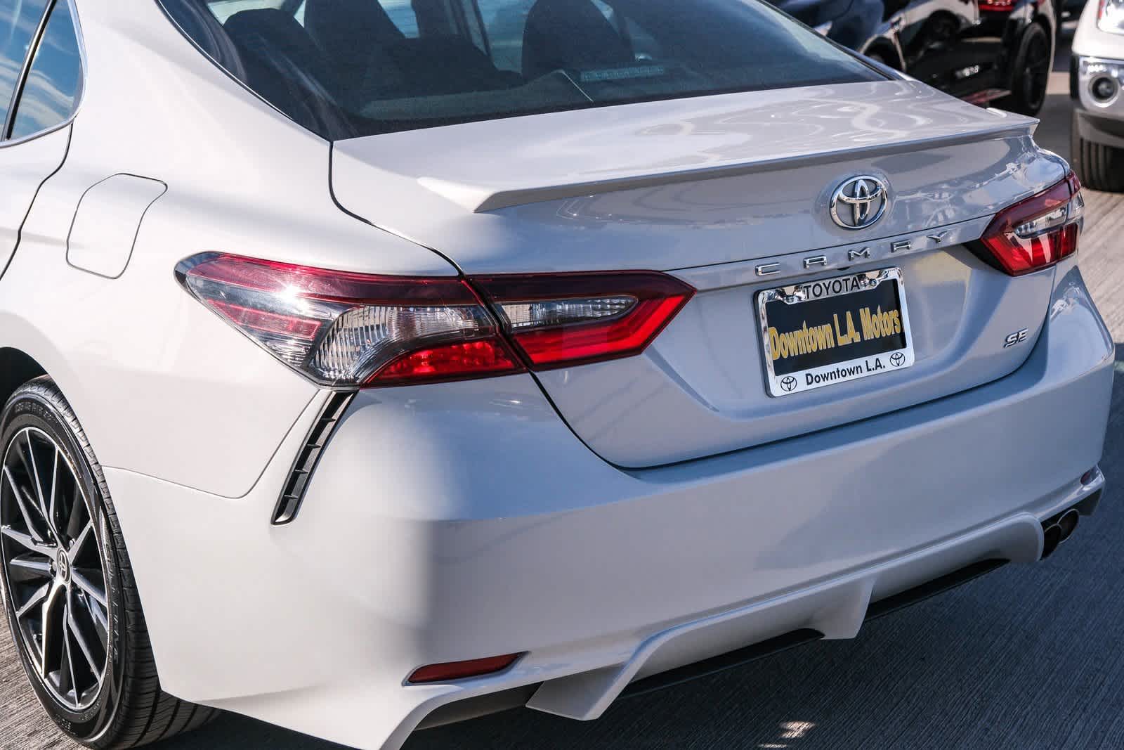Thumbnail: 2022 Toyota Camry - 8
