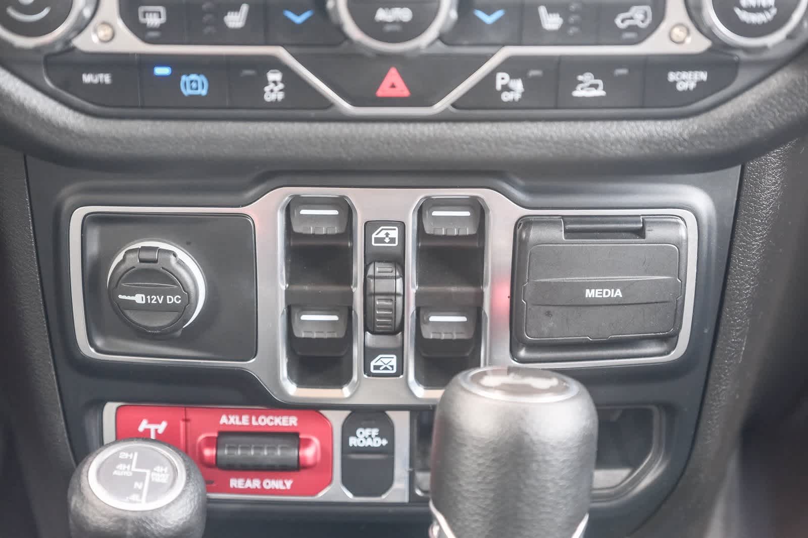 Thumbnail: 2024 Jeep Wrangler - 15